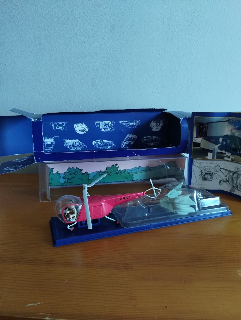 Tintin Helicopter With Figurines